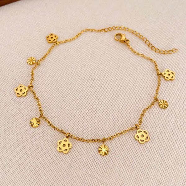 Niche Fashion High-End Women's Ankle Chain 18K Gold Plated Stainless Steel Hollowed Flower Foot Decoration