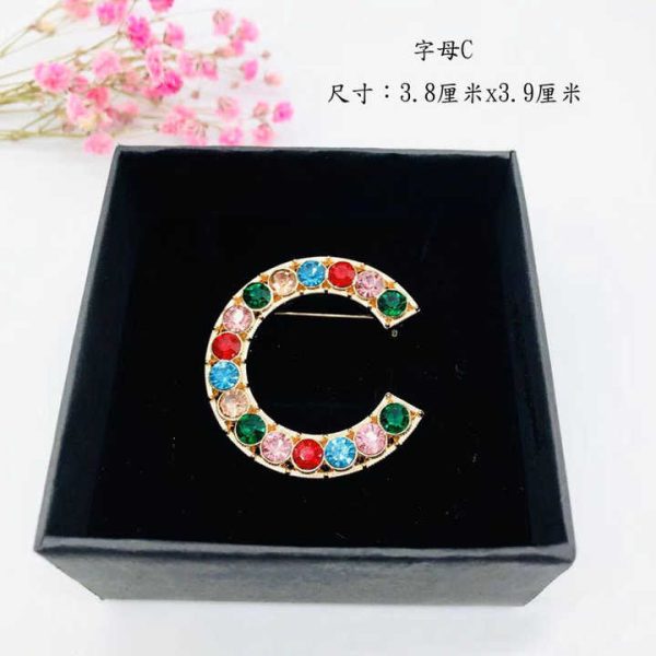 Hot Selling Alloy Crystal Diamonds Letter Brooch Women Fashion Designer Fine Jewelry Clothes Pin Accessories
