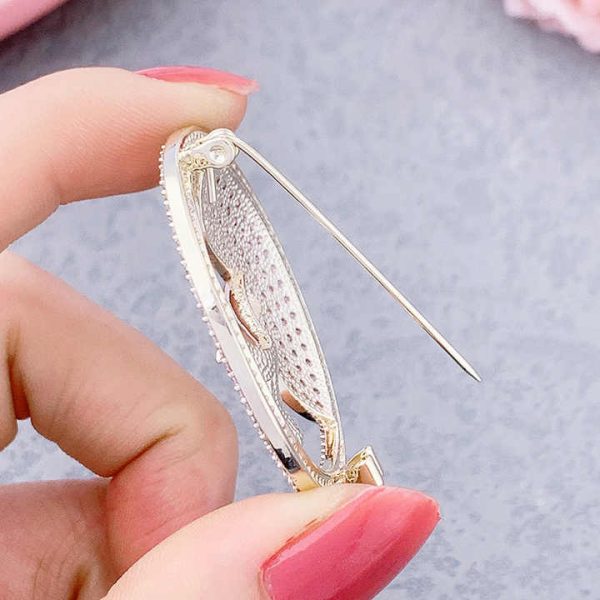 Rhinestone Brooch for Ladies - Alloy Flower Lapel Pin with Multiple Options Including Pearl Embellishments