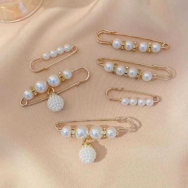 Hot Selling Women Pearl Brooch Fashion Adjustable Fixed Clothing Pants Alloy Brooch Clothing Accessories