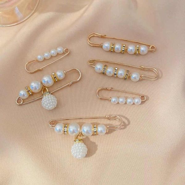 Hot Selling Women Pearl Brooch Fashion Adjustable Fixed Clothing Pants Alloy Brooch Clothing Accessories