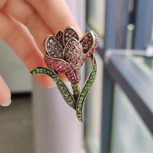 Personality Charming Lady Diamond Brooches Delicate Elegant Light Luxury Tulip Flower Brooch 2025 New Trendy Fashion Accessories