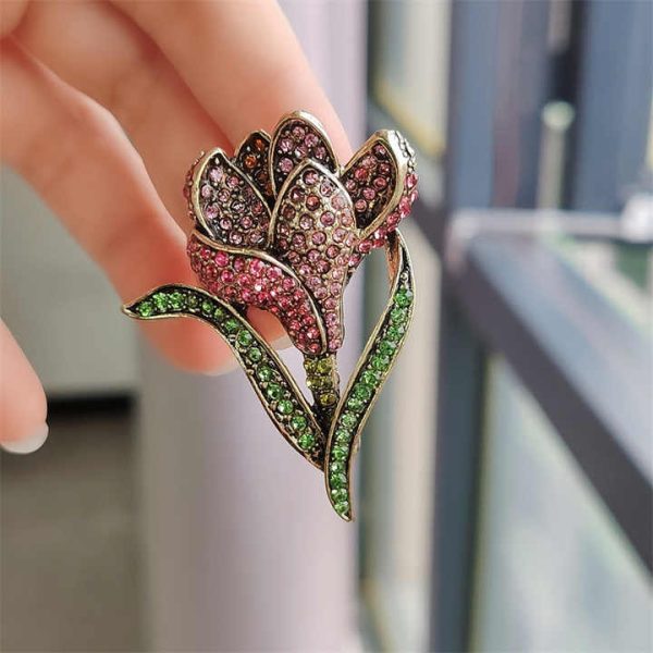 Personality Charming Lady Diamond Brooches Delicate Elegant Light Luxury Tulip Flower Brooch 2025 New Trendy Fashion Accessories