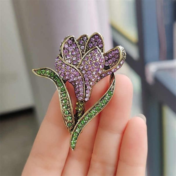 Personality Charming Lady Diamond Brooches Delicate Elegant Light Luxury Tulip Flower Brooch 2025 New Trendy Fashion Accessories