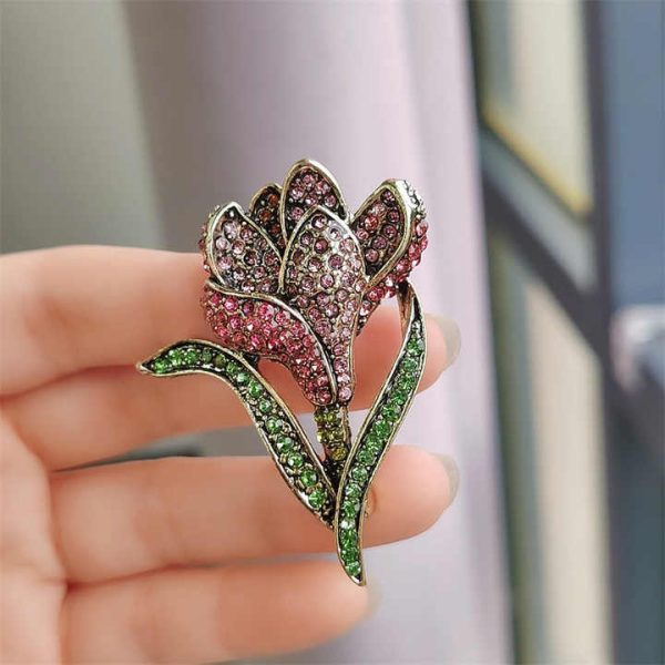 Personality Charming Lady Diamond Brooches Delicate Elegant Light Luxury Tulip Flower Brooch 2025 New Trendy Fashion Accessories