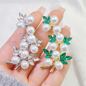 New Models Crystal Brooches High Temperament Tree Branch Sorority Pearl Brooch Versatile Clothing Pin Woman Charm Accessories