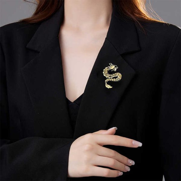 Autumn New Dragon Brooch Women's Light Luxury Brooch Fashion Exquisite Design Pin Gift