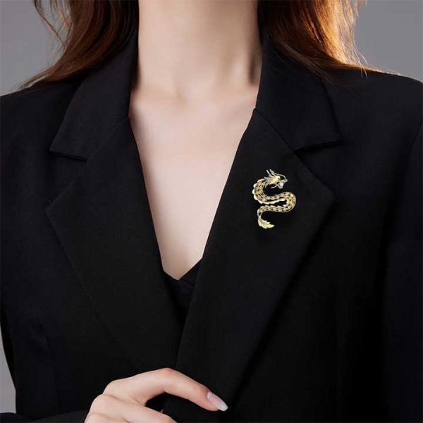 Autumn New Dragon Brooch Women's Light Luxury Brooch Fashion Exquisite Design Pin Gift