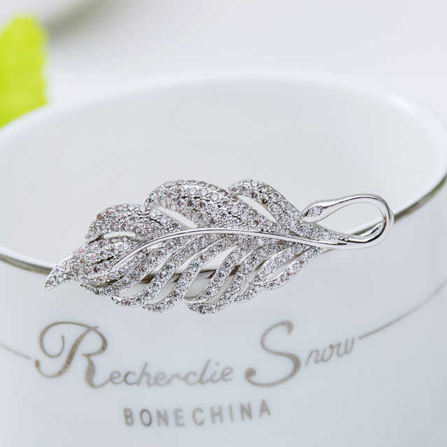 Wholesale Fashion Custom Beautiful Leaf Shape CZ Crystal Brooch Brass Jewelry Plating for Bridal Wedding Party Gift