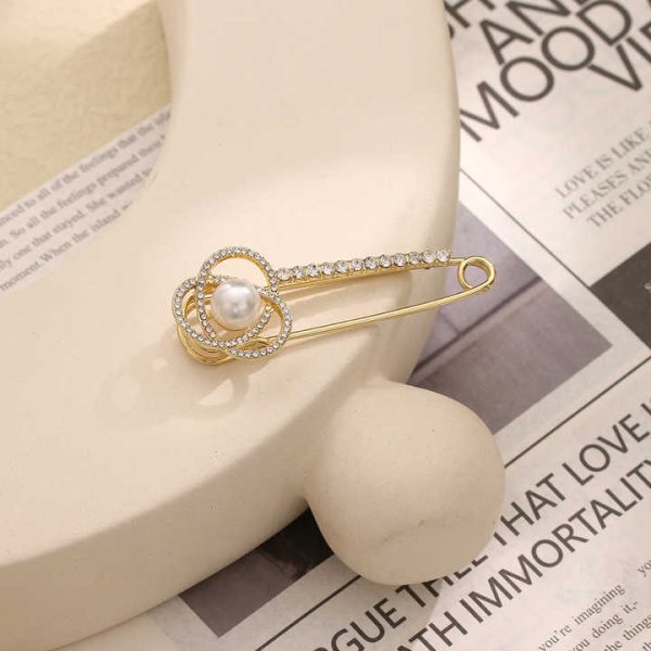 Women's Fashion Alloy Accessory Gold Silver Crystal Artificial Pearl Brooch Pin Hollow Flower Shape Pattern for Turban Shawl