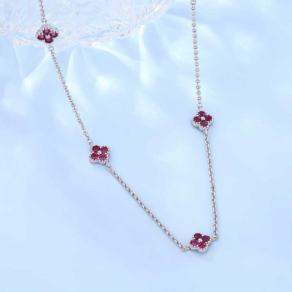 Factory Wholesale Support Customized Fashion Jewelry Popular Women's Styles Stacked Long Sweaters Chains Clover Necklaces