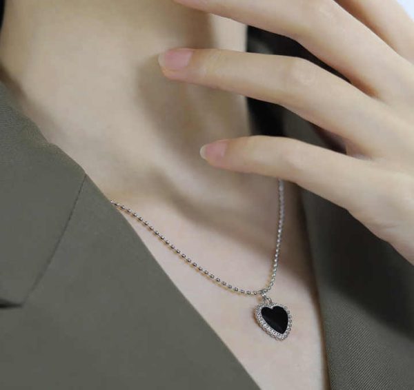 Fashion Black Love Pendant Necklace Female Simple Personality Girls Collarbone Chain Choker Jewelry Wholesale
