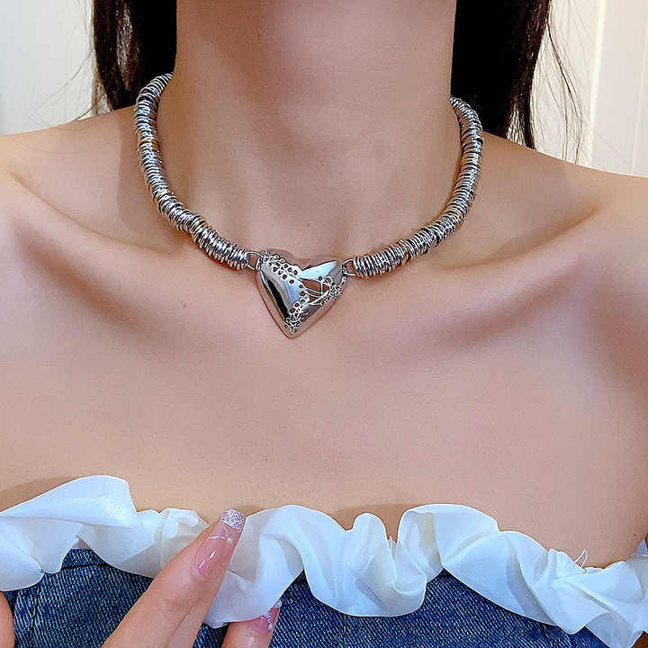 YW Fashion Heart Type Necklace Women's Short Collarbone Chains Jewelry Necklaces