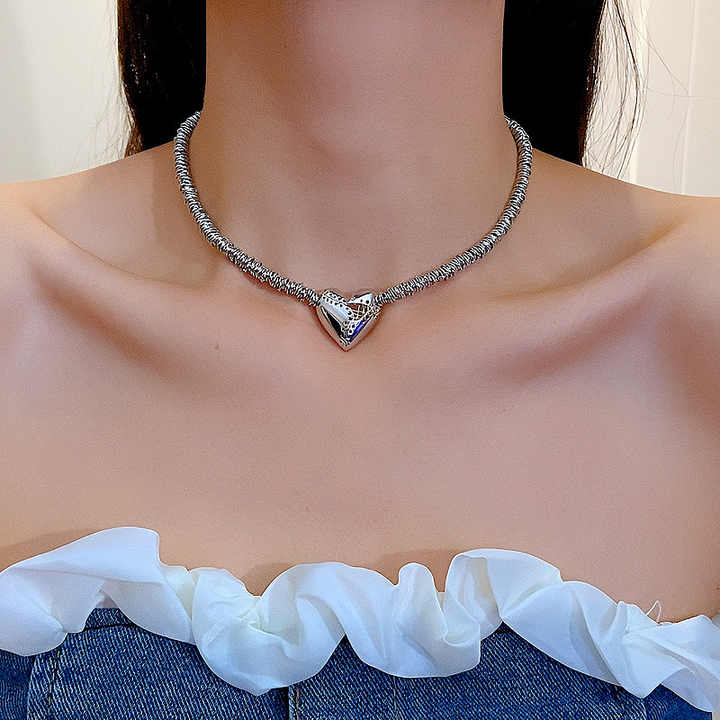 YW Fashion Heart Type Necklace Women's Short Collarbone Chains Jewelry Necklaces