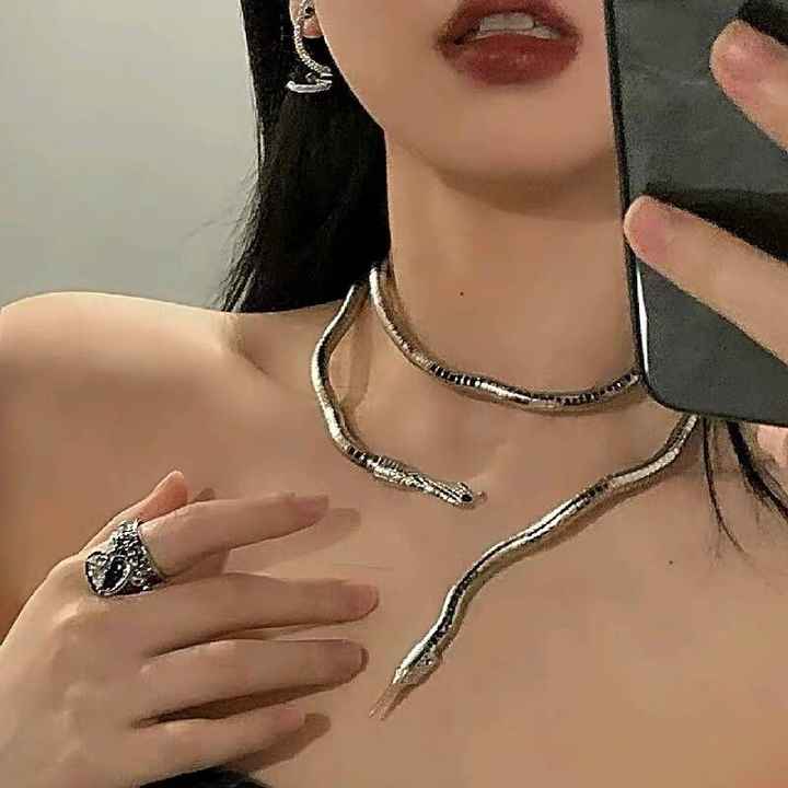 High Quality Fashion Clavicle Chain Alloy Material Snake Chain Necklaces for Women