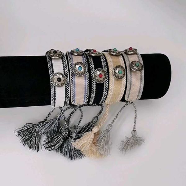 Personalized Romantic Crystal Rhinestone Charm Bracelet with Studs and Rivets for Children's Jewelry Gifts