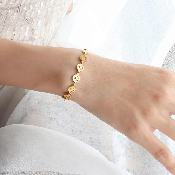 Simple Fashion Charm Bracelet for Female Students Best Friend Titanium Steel Material Smiling Face Design