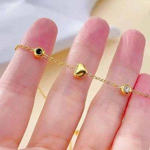 Wholesale Hypoallergenic 18K Gold Plated Stainless Steel Crown Charm Bracelet, Classic Unisex Jewelry