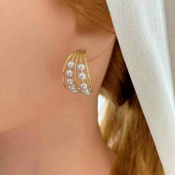 Fashion Earrings Stud Metal With 18k Gold Silver Plated High Quality White Pearls Earrings Jewelry Elegant Designs Earrings Lady