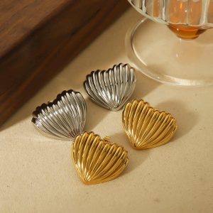Hot-selling Anti-allergy High-grade love Earrings Titanium Steel Heart-shaped Vertical Stripes 18k Gold Fashion Earrings