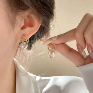 Vintage Gold Cuff Earrings with Flat Pearl for Men, Zinc Alloy Elegant Party Jewelry Gift Accessories
