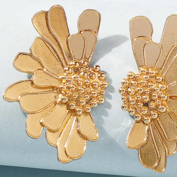 Hot Retro Alloy Gold Metal Vintage Irregular Leaf Geometric Flower Statement Earrings