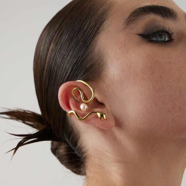 Original Design 18K Gold Plated Brass Jewelry Snake Shape Natural Pearl Ear Clip Party Accessories Earrings E221379