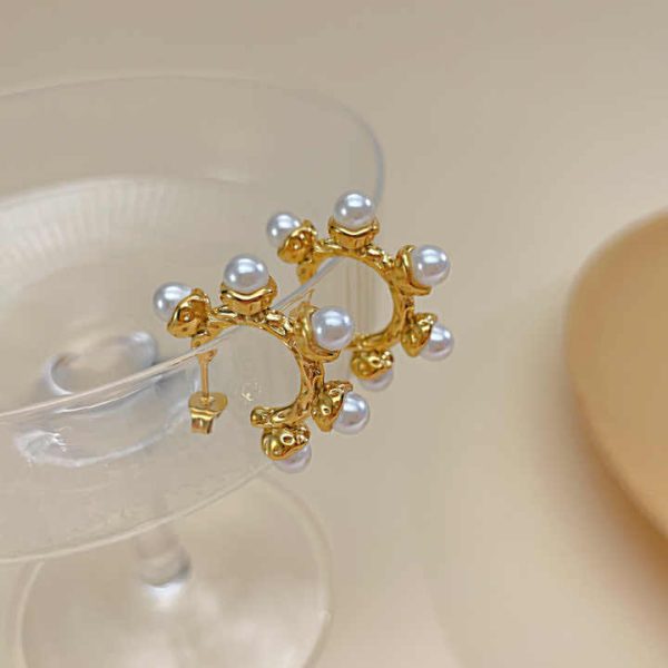18K Gold Plated Elegant Pearl Hoop Studs C Shape Stud Earrings with White Pearls Fashion Drop Earrings