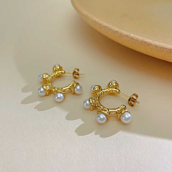 18K Gold Plated Elegant Pearl Hoop Studs C Shape Stud Earrings with White Pearls Fashion Drop Earrings