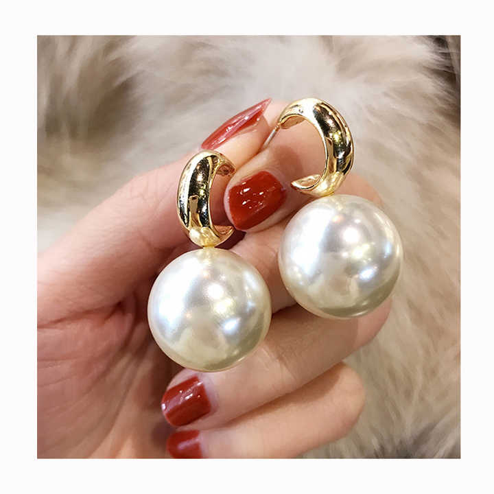 Women Fashion Pearl Earrings Contracted Metal Geometry Water Drop Exaggerated Pearl Drop Earrings