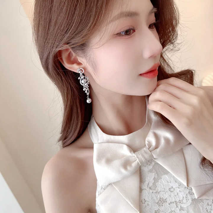 Fashionable and Elegant Bride Earrings Women's Light Luxury Vintage Elegant and Niche Wedding Earrings Accessories