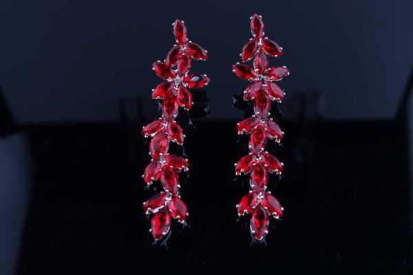Wholesale Fashion Red Brass Leaf Shape Zircon Drop Earrings for Women Wedding Party and Festival Jewelry Gift