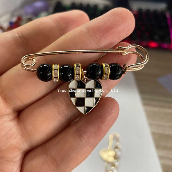 Zhehu DIY Hat Charm Accessory Checkered Heart Hat Pins Pearl Safety Pins Decorative Trucker Hat Baseball Cap Pin Set Decor