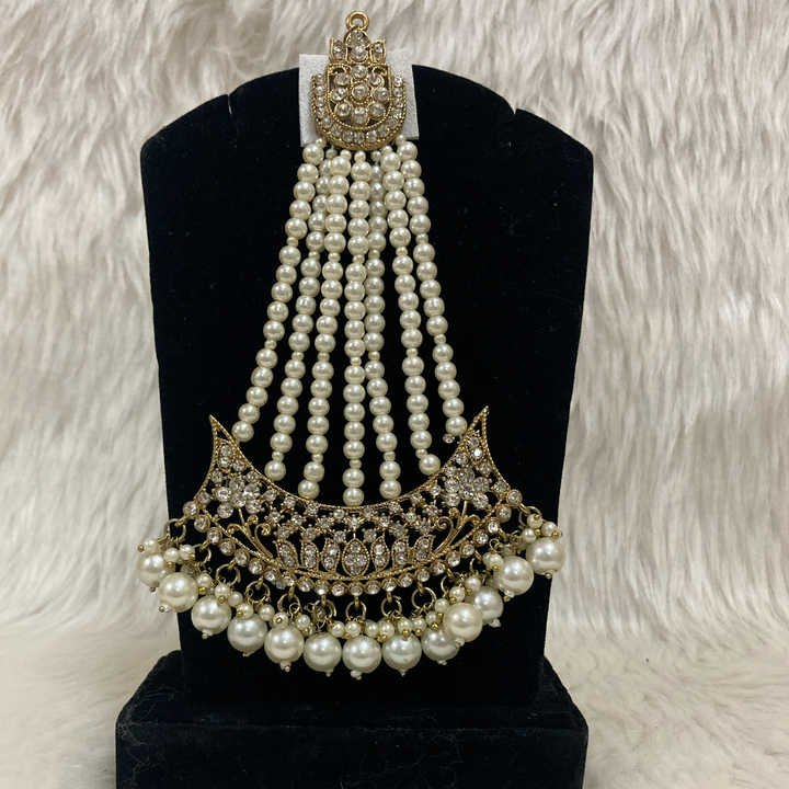 Luxury Exclusive Designer Pearl Paasa Maangtika Trendy Indian Side Forehead Jewelry Set for Women for Weddings Special Occasions