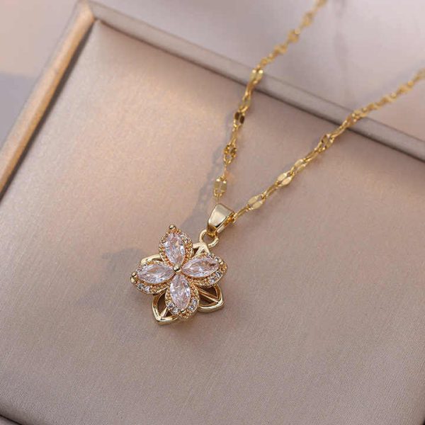 Hot Selling Four Leaf Flower Set with Zircon Pendant Earrings and Rings Fashionable Jewelry Set