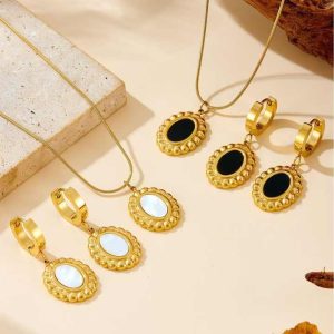 Fashion French Light Luxury INS Retro Women Shell Round Brand Necklace Earrings Set 18K Gold Titanium Steel Necklace