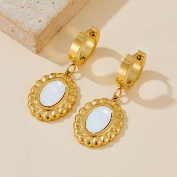 Fashion French Light Luxury INS Retro Women Shell Round Brand Necklace Earrings Set 18K Gold Titanium Steel Necklace