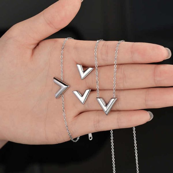 Zhongzhe Jewelry V Letter Pendant Necklace Fashion Waterproof Bracelet Earring Set Stainless Steel Luxury Jewelry for Women