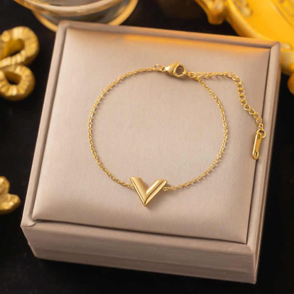 Fashion Simple Jewelry Sets Stainless Steel Necklace for Women V Letter Pendant Earrings Bracelet Necklace Set