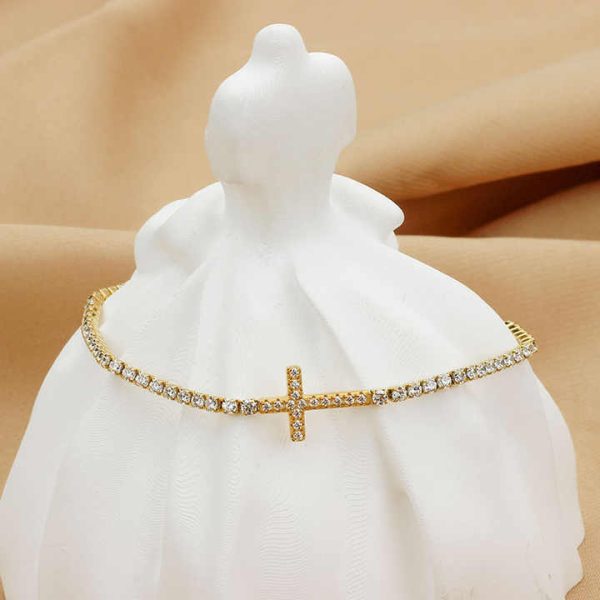 Hot-Selling Unisex Trendy Vintage Titanium Steel Collar Bone Chain Small Zircon Cross Pendant Fashion Chain Link Bracelets