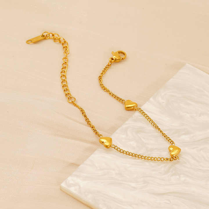Fashion Sweet Wind All Match Heart Necklace Female Niche Design love Titanium Steel Gold-plated Bracelet Set