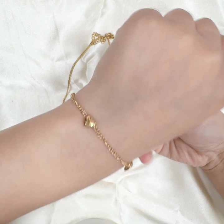 Fashion Sweet Wind All Match Heart Necklace Female Niche Design love Titanium Steel Gold-plated Bracelet Set