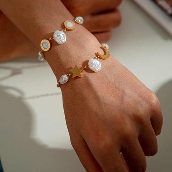 Simple High Sense Fashion Niche Geometric Disc Mother-of-pearl Titanium Steel Bracelet Star Moon Design Jewelry
