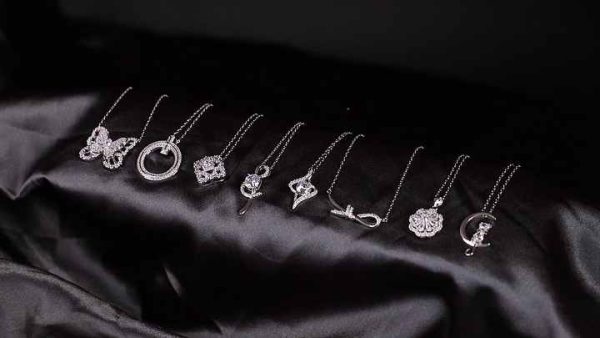 Elegant Stainless Steel Butterfly Chain Bracelet 18K Gold Plated Fashion Jewelry for Women