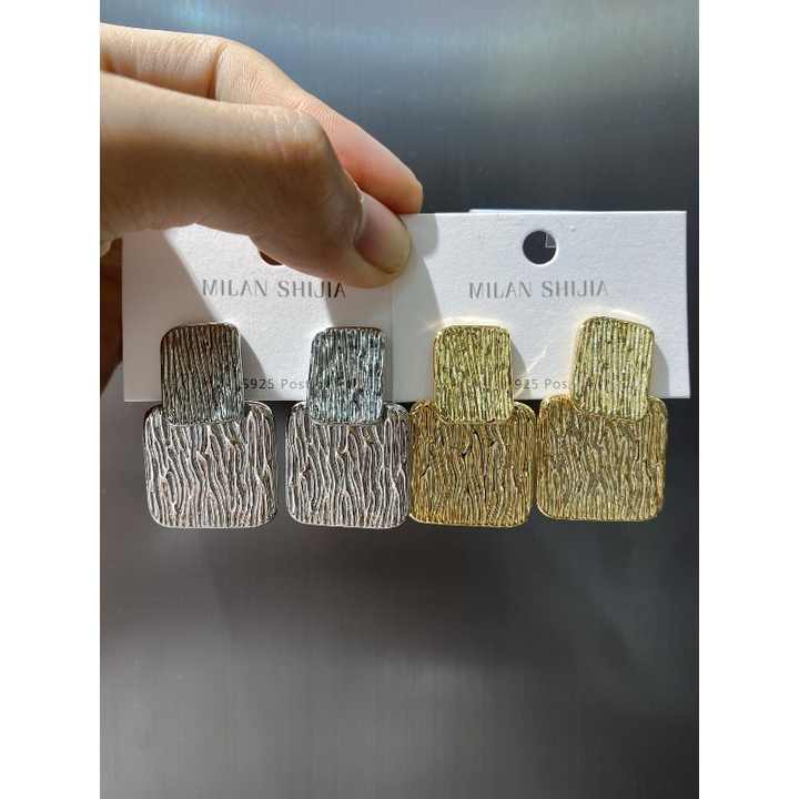 Silver Needle Cold Style Square Striped Metal Earrings 2024 New Trendy Earrings European and American High End Commuter Earrings