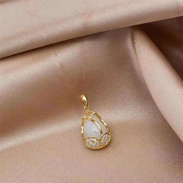 Europe and the United States 2024 New Design Tulip Pendant Collar Bone Necklace Fashion Temperament Jewelry