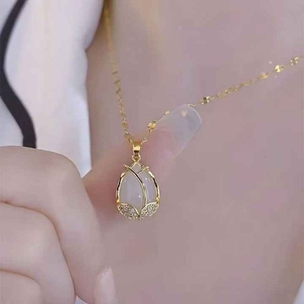 Europe and the United States 2024 New Design Tulip Pendant Collar Bone Necklace Fashion Temperament Jewelry