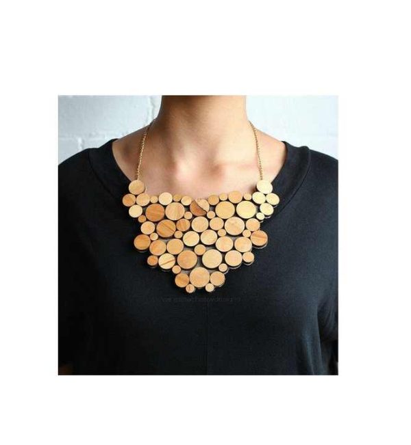 Fashion Small Size Trapezoidal Wood Pendant Necklace with Decorated Beautiful Ornament for Girls Attractive Look Women