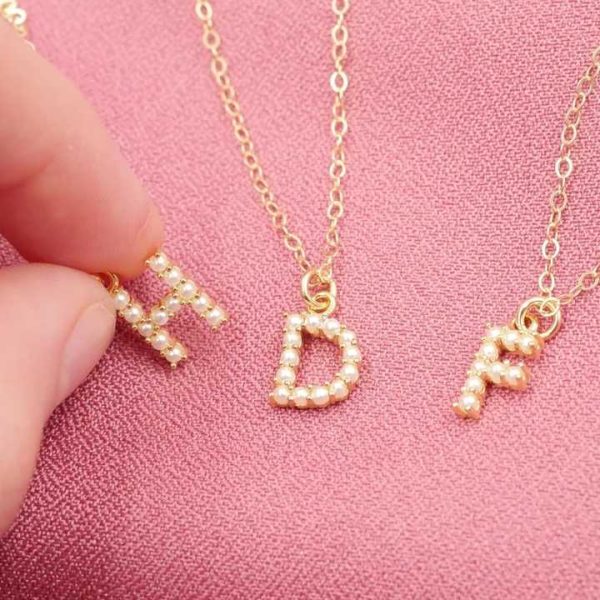 Zooying 2023 Fashion Jewelry Personalized Letter Tiny Gold Initial Necklace Gold Pearl Initial Necklace