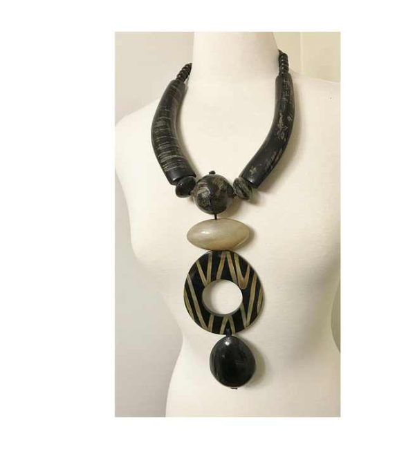 Fashionable Pendant Horn Necklace for Women Made of Buffalo Horn for Cuatomiuzed Size Cheap Price With Sale